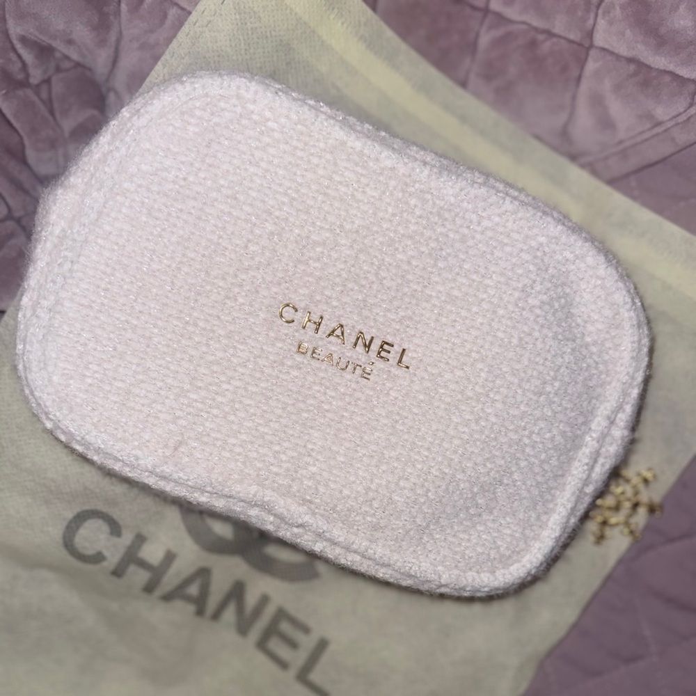 Chanel beauty GWP  Gold and Cream Textured Pouch